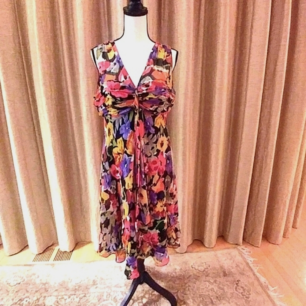 Donna Ricco Sleeveless Floral Dress